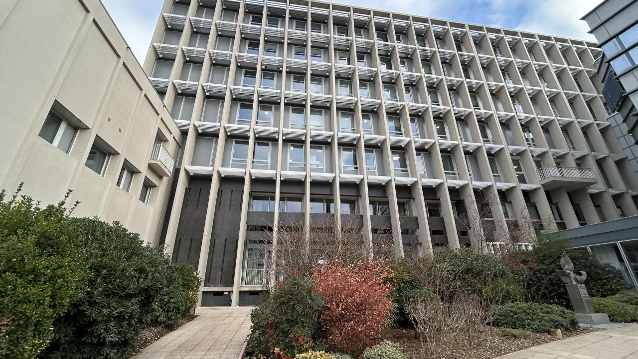 Cloison vitrée sécurisée pour bureaux