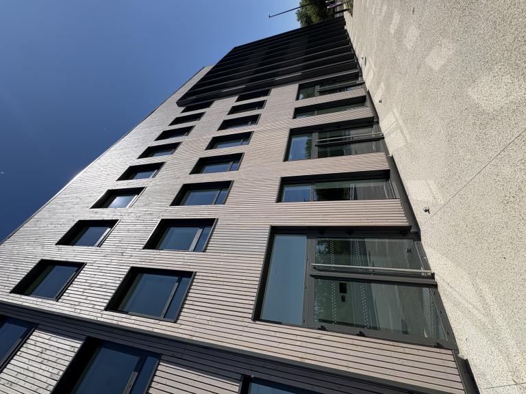 Travaux menuiseries aluminium sur bâtiments de 12000 m2 et 23200 m2