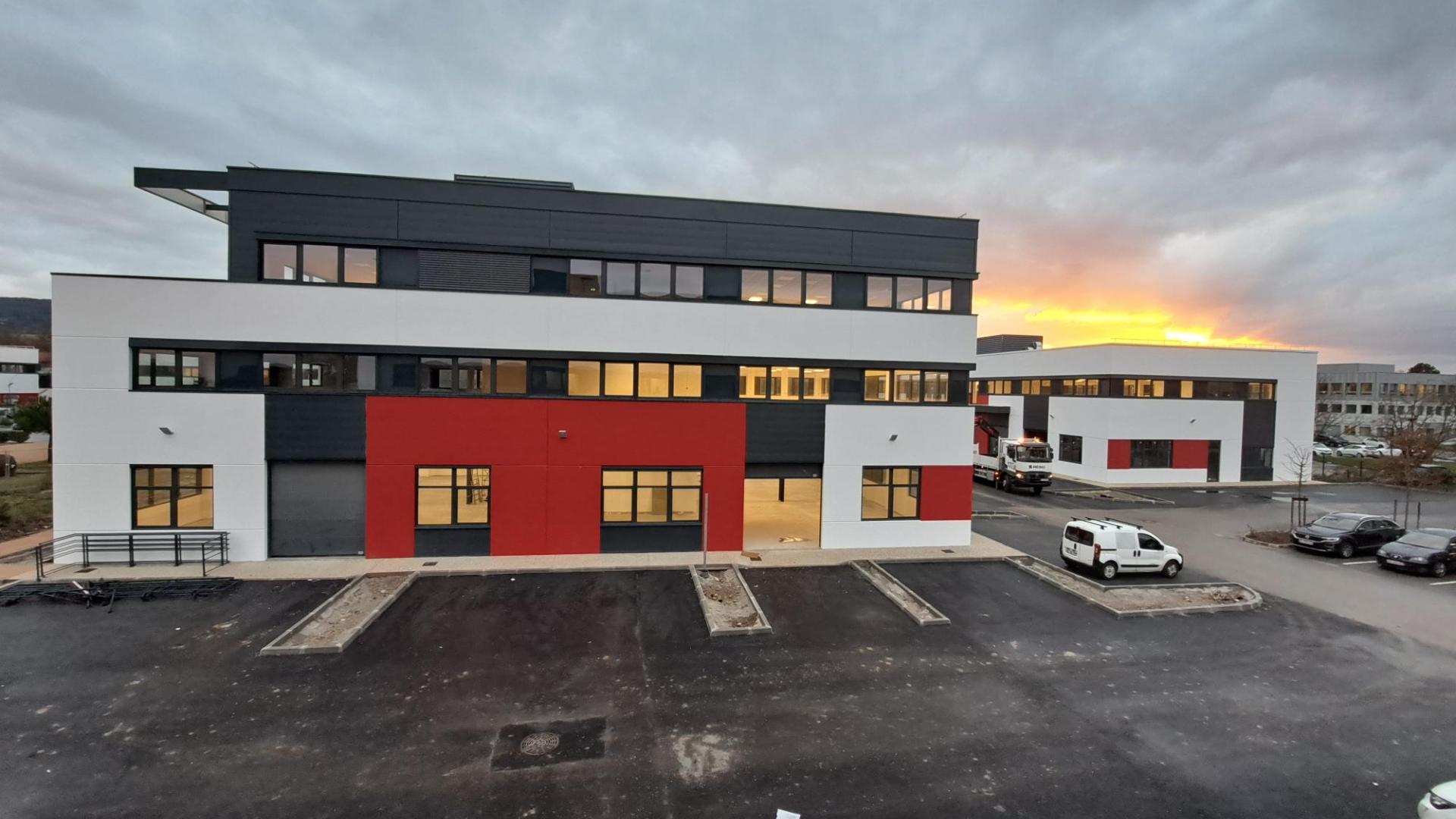 Menuiseries aluminium KAPECI Aluminium sur bâtiment tertiaire à Dardilly 69