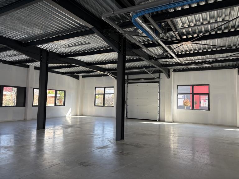 Habillages tôle aluminium RAL 7016 sur bâtiments modernes Dardilly