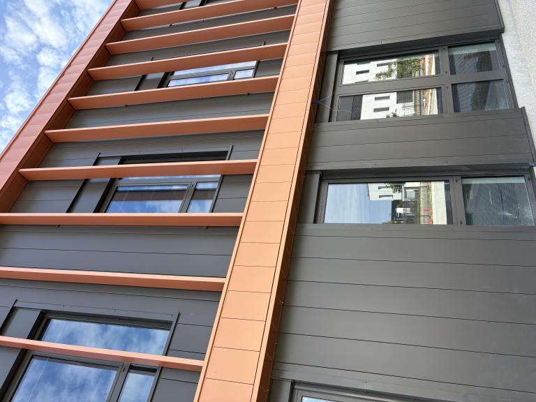 Volets roulants prémontés par KAPECI Aluminium dans l’Ain