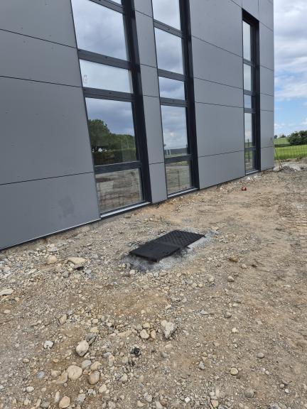 Portes vitrées aluminium RAL 7016 posées à Corbas